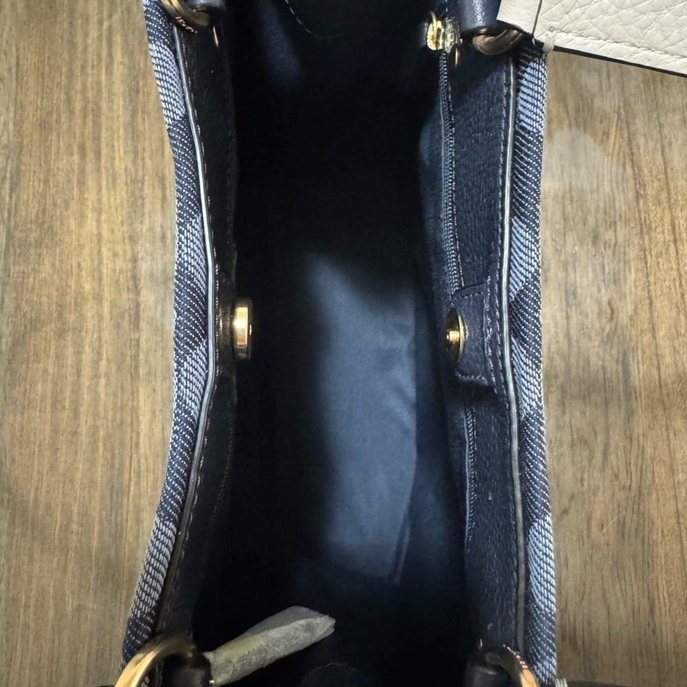 Coach - Tall Dempsey C2823 - Picture 8 of 9